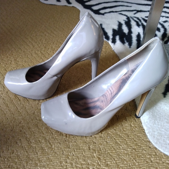 Gray stilettos size 8.5 - Picture 5 of 7